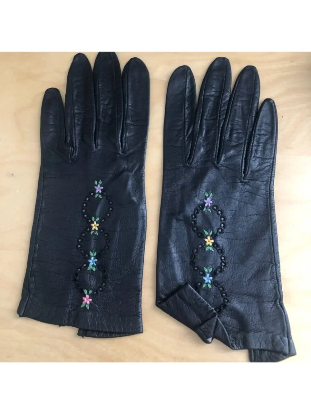 Vintage Womens KIDSKIN GLOVES Black Solid Leather Embroidered Flowers Italy XS S